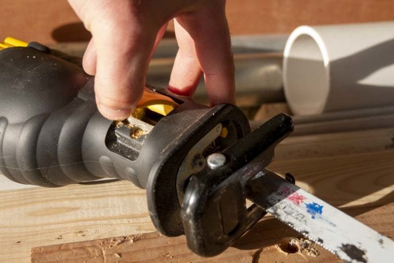 How to Use a Reciprocating Saw | Blade Change