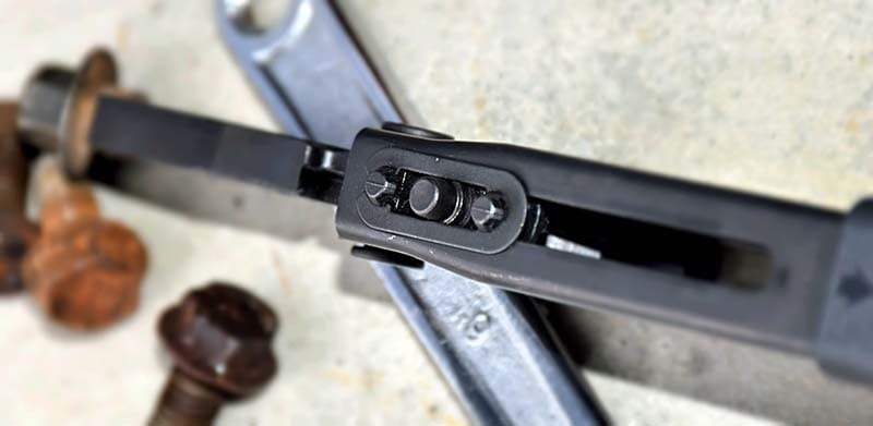 retractable pliers