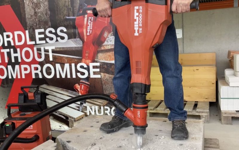 Hilti TE 2000-22 breaker hammer