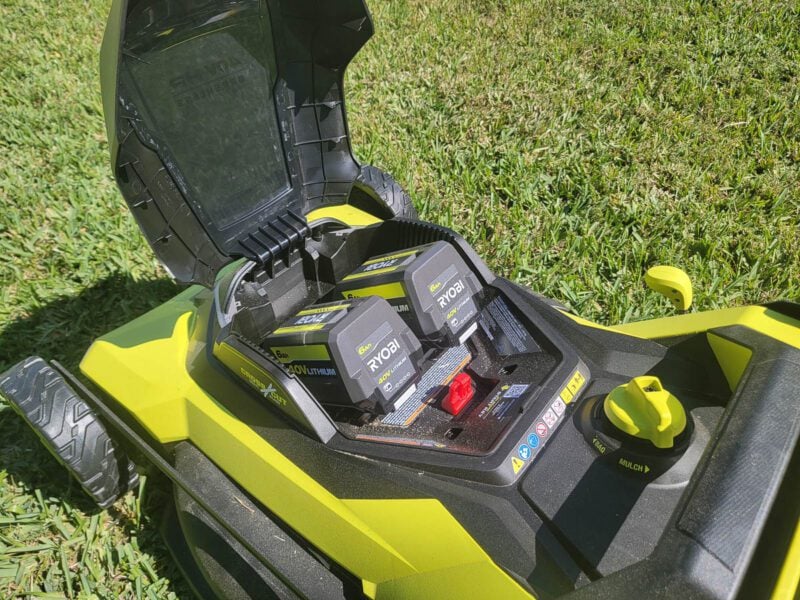 Dual battery bay