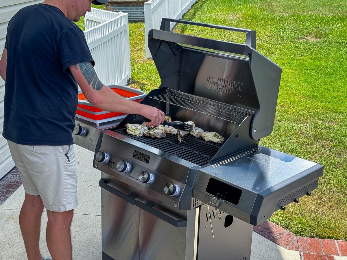 Monument Grills Eminence 405