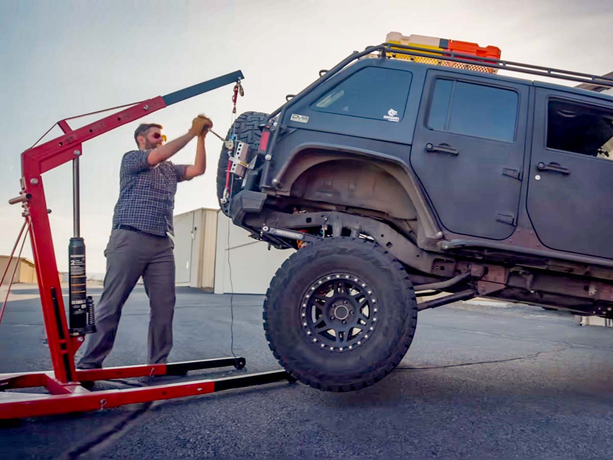 2000 Lbs of Pulling Force in a 1-Lb Package: Meet the Dragan Pocket Winch